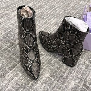 Steve Madden snake skin ankle booties! 8.5 and beautiful!